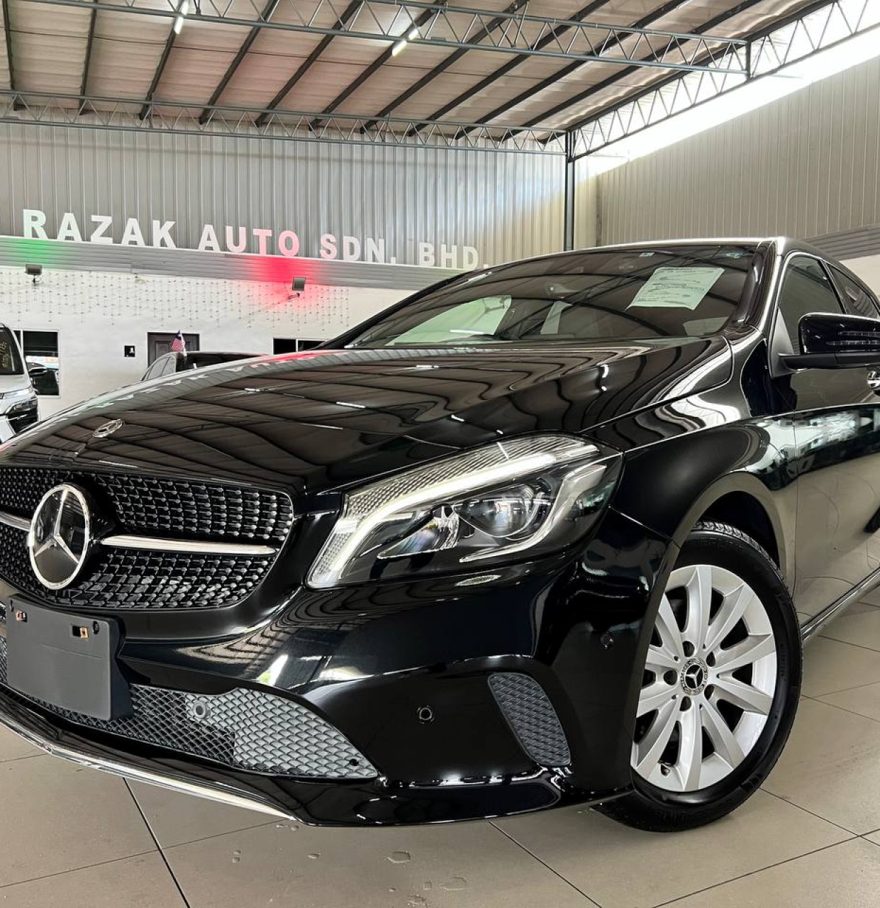 Mercedes Benz A180 1.6 Style Package 2018 Black12